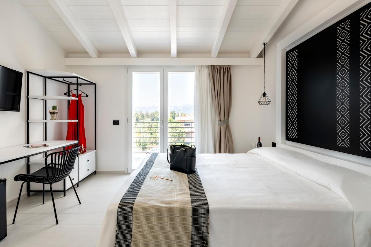 Cara A Bentu - Charming Rooms Tortolì Exterior foto